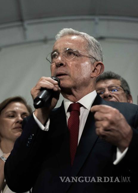 $!Corte Suprema vincula formalmente a proceso al expresidente colombiano Álvaro Uribe