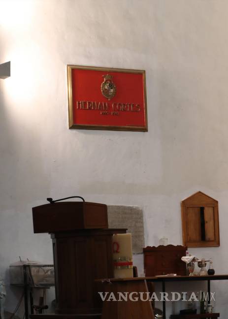 $!Vista del letrero que indica que allí permanecen los restos de Hernán Cortés en la iglesia de la Inmaculada Concepción en la Ciudad de México (México). EFE/ Mario Guzmán