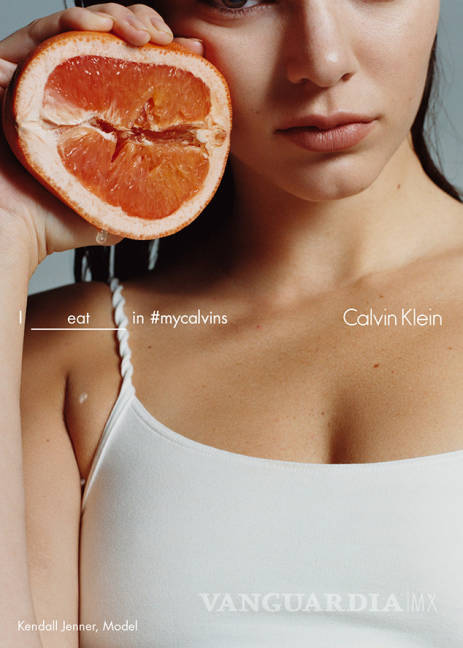 $!Calvin Klein genera polémica con imágenes eróticas con Kendall Jenner y otros famosos