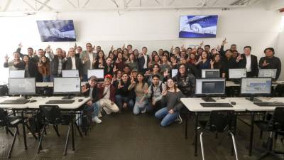 Los alumnos de la Facultad de Sistemas cuentan con herramientas para transformar ideas en soluciones tangibles.