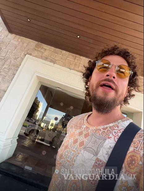 $!Desde su cuenta compartió historias confirmando que está en la capital de Coahuila.