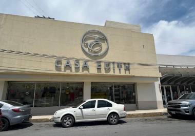 La boutique “Casa Edith” continúa en operaciones mientras avanza la indagatoria por el presunto desfalco.