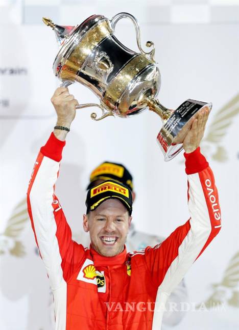 $!Vettel repite triunfo, se lleva el Gran Premio de Baréin