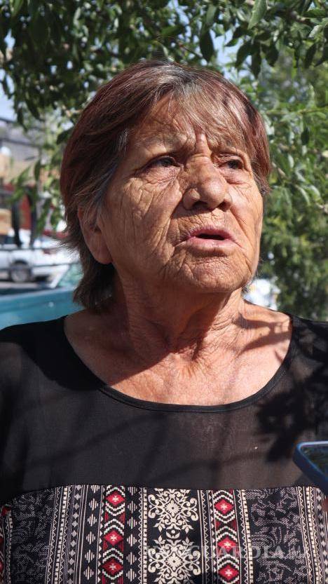 $!Para Herlinda, usar un camión es todo un dolor de cabeza, por lo que prefiera los taxis.