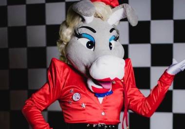 El creador de contenido Momo Guzmán ‘rompió los corazones’ de muchos fanes al confirmar su retiro del personaje ‘Burrita Burrona’.