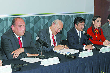 Gobernador de Coahuila apoya el Mando Único