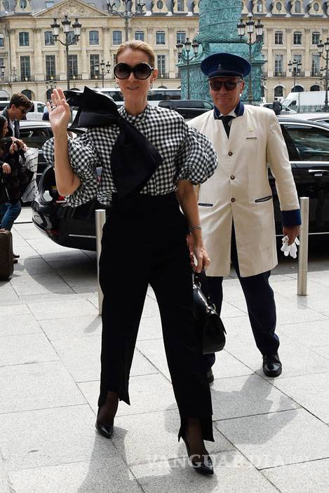 $!Celine Dion: Once poses que la coronan como icono de estilo