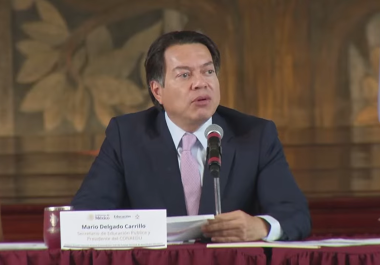 El secretario de Educación Pública, Mario Delgado Carrillo, presidió la Primera Reunión Nacional Plenaria Extraordinaria para discutir los ajustes en el sistema educativo.