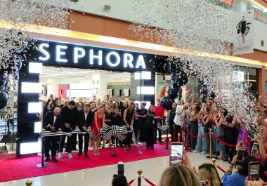 Sephora llega a Saltillo: Entusiasmo y largas filas marcan la inauguración