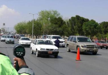 El alcalde de Saltillo, José María Fraustro Siller, plantea reactivar las fotomultas para mejorar la seguridad vial en la ciudad.