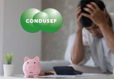 CONDUSEF advierte que pagar únicamente el mínimo mantiene la cuenta al corriente, pero alarga el plazo de pago y eleva significativamente el costo total del crédito.