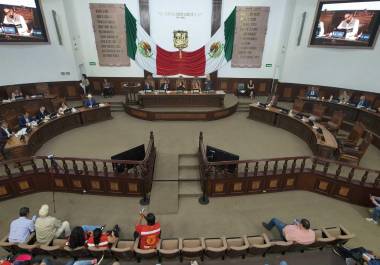 Autoridades electoral deben definir si Congreso queda con 13 hombres y 12 mujeres o viceversa.
