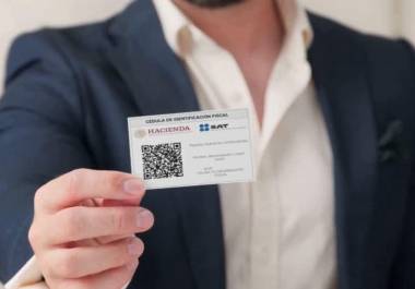 El RFC es indispensable para trámites fiscales y laborales en México. Si no lo recuerdas, puedes consultarlo fácilmente en línea utilizando tu CURP a través de la plataforma del SAT