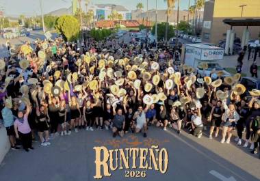 Corredores de distintos niveles recorrieron las calles de Saltillo acompañados por música de banda y un marcado ambiente norteño.