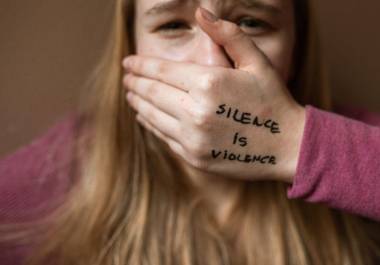 Fundación Naná y Mexicanos Primero presentaron un “botiquín de apoyo” y materiales educativos para identificar y prevenir violencia en noviazgos adolescentes.