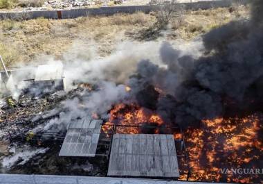 Expertos advierten que la acumulación de vegetación seca y la falta de mantenimiento en terrenos incrementan el riesgo de incendios.