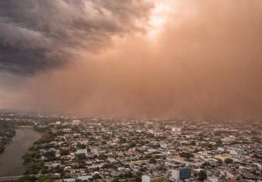 El polvo del Sahara comenzará a ingresar a México a finales de mayo de 2026, provocando cielos brumosos, aumento de calor y atardeceres rojizos en distintas regiones del país.