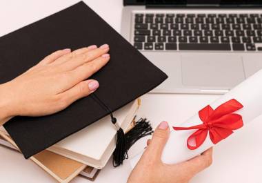 Al menos existen 20 casos de alumnos que señalan haber recibido un certificado sin validez tras cursar la preparatoria abierta.