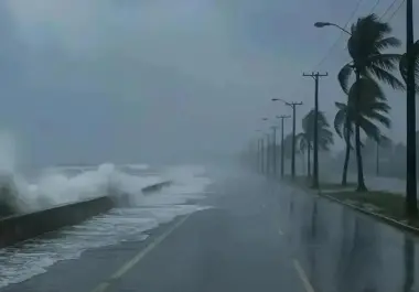 Un canal de baja presión en el sureste mexicano y el ingreso de humedad del golfo de México y mar Caribe, originarán lluvias intensas e intervalos de chubascos.