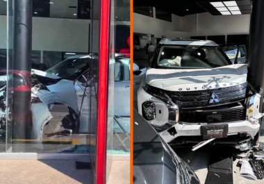 Entre los autos dañados, una Mitsubishi Outlander quedó en pérdida total y otros vehículos en exhibición también fueron afectados