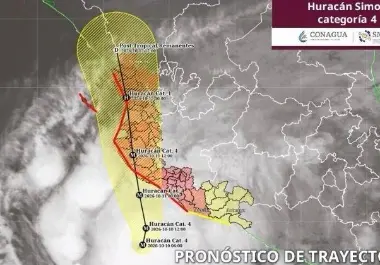 El huracán Simón alcanzó categoría 4 frente a Colima y Michoacán, con vientos sostenidos de hasta 240 km/h.