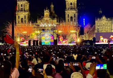 El espectáculo de 31 Minutos en el Zócalo capitalino congregó a más de 200 mil personas en el Día del Niño, destacando por su repertorio clásico y un inesperado tributo a Juan Gabriel que emocionó al público.