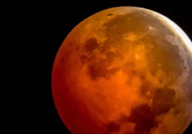 El eclipse lunar parcial del 27 de agosto podrá observarse en México y ofrecerá una imagen rojiza de la Luna. Estos son los horarios por zona horaria.