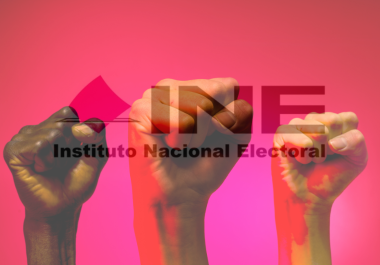 Protesta contra candidaturas frente a sede del INE