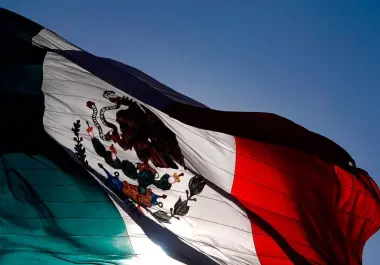 El Código Penal Federal establece hasta 40 años de prisión por traición a la patria. De los cinco casos documentados en este recuento, solo el de Maximiliano de Habsburgo terminó con condena y ejecución.