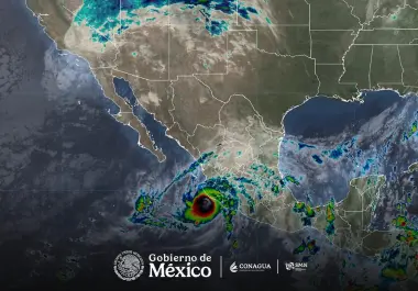 Huracán ‘Simon’ se aproxima a Jalisco e irá a Sinaloa; mientras ‘Rachel’ y Frente Frío 2 azotan el norte de México. El huracán de categoría 4 provocará lluvias puntuales extraordinarias y vientos de hasta 250 km/h.