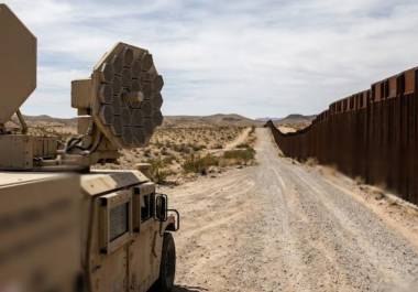 El Pentágono autorizó al Departamento de Seguridad Nacional a evaluar el Sistema de Denegación Activa, un dispositivo que provoca una intensa sensación de calor para dispersar multitudes.