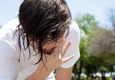 Conoce las señales del golpe de calor y cómo impacta la salud durante las altas temperaturas en México; síntomas, riesgos y qué ocurre en el cuerpo.