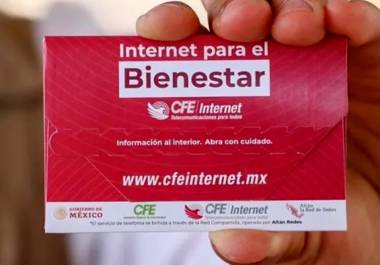 La iniciativa de CFE Telecomunicaciones busca erradicar la brecha digital en México mediante la entrega de tarjetas SIM con datos y llamadas sin costo para beneficiarios de programas sociales.