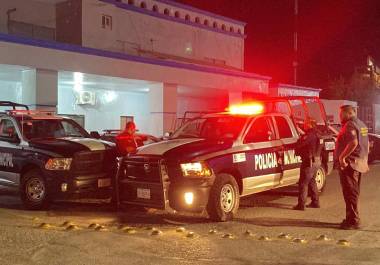 Diez personas fueron aseguradas por la Policía Municipal tras el enfrentamiento registrado por el supuesto cobro de una deuda.