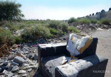 En Saltillo, los tiraderos clandestinos proliferan en predios baldíos y arroyos sin vigilancia, generando un problema ambiental persistente.