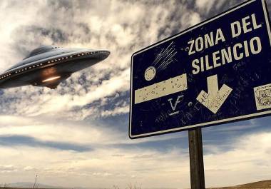 Hay quienes han testificado sobre presencia extraterrestre en la Zona del Silencio y han hablado de mutaciones inexplicables en la flora y fauna del lugar.