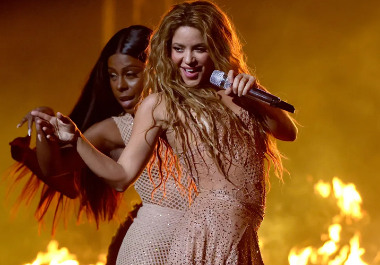 Golpe. El incidente ocurrió durante la preparación del escenario, generando consternación entre el equipo de producción y asistentes en la zona.