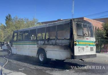 La unidad de la ruta 13B se redujo a cenizas el 4 de noviembre debido a una falla eléctrica, sin reportar lesionados.