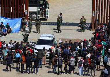 En una conferencia de prensa se informó que las acciones de cumplimiento para asegurar migrantes en lugares de trabajo se volverá a triplicará de nuevo. FOTO: