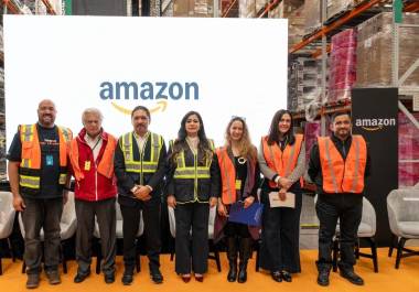 Amazon inauguró en México su primer centro de apoyo a desastres en América Latina en el central Estado de México, donde almacenará más de 25,000 artículos de primera necesidad.