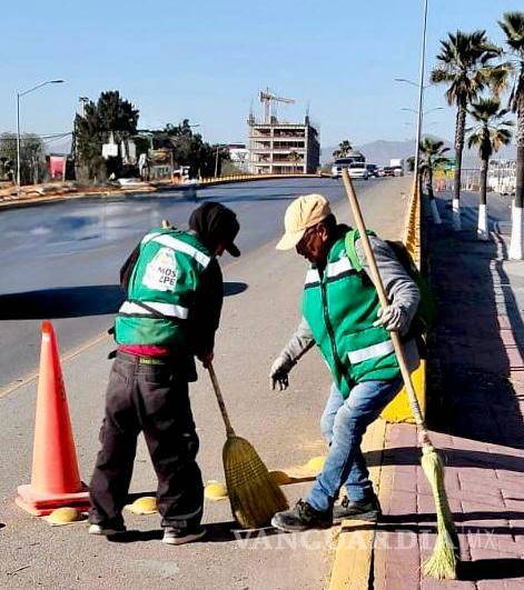 $!Los trabajadores contribuyen al mejoramiento del entorno urbano y rural.
