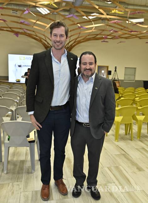 $!Esteban Garza Fishburn, presidente entrante y Alejandro Eichelmann Arizpe, presidente saliente.