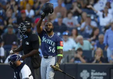 El mexicano de origen cubano fue despedido entre aplausos en el último juego de los Mariners en 2026.