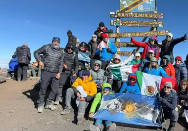 El grupo encabezado por Karla Wheelock recorrió la llamada “Whiskey Route” durante su ascenso al Kilimanjaro, en Tanzania.