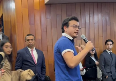 Aguilar contestó a un estudiante que, si acordeones respondieran a intereses, todos los ministros ganadores hubieran tenido los mismos votos.