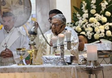 Monseñor Humberto González Galindo celebró 74 años de sacerdocio acompañado de familiares, sacerdotes, religiosas y feligreses en el templo del Padre Nuestro.