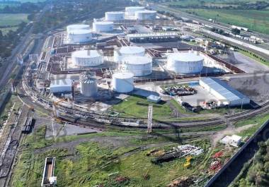 La terminal cuenta con autorización para almacenar alrededor de 100 millones de litros de combustible, una capacidad superior al volumen asegurado.