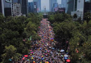 Miles de integrantes de la población LGBTTTIQPA+ marcharon del Ángel de la Independencia al Centro Histórico