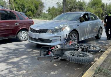 El joven lesionado fue trasladado de emergencia a la Clínica 2 del IMSS, donde médicos intentaron estabilizarlo; sin embargo, falleció debido a la gravedad de las lesiones.