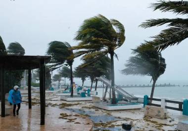 La temporada de huracanes 2026 inicia en mayo; autoridades prevén ciclones intensos y alertan a estados costeros en México.